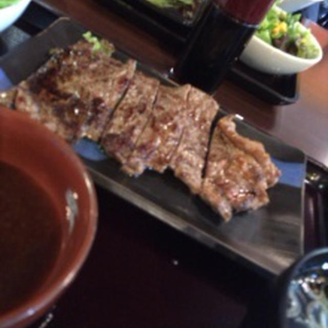 「巨牛荘」のステーキランチ
