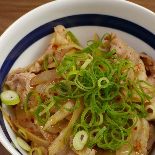 昨日のヤンニョムの残りを使って、みそ豚ごぼう。
