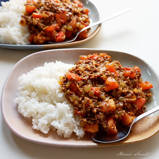 ひき肉のトマトバジル炒めでキーマカレー風