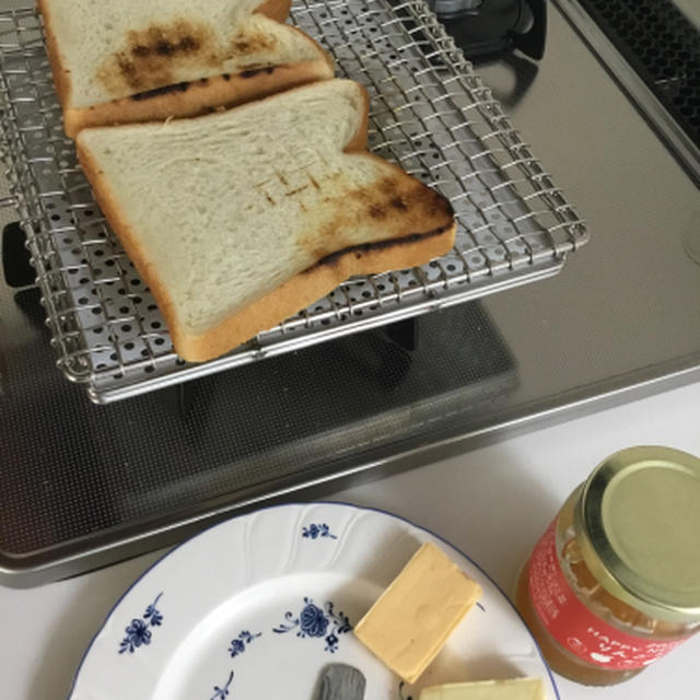 金網で焼くトースト