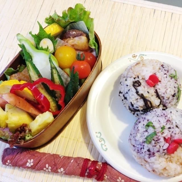 ７・１９　３色おにぎり弁当～♪