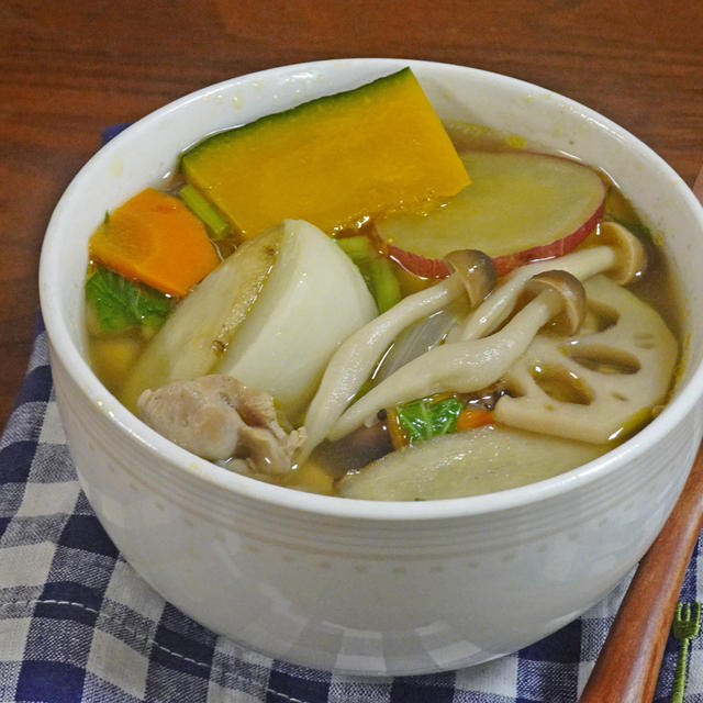 免疫力高まる 鶏肉と根菜のおかずスープ