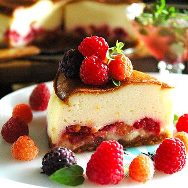 ラズベリー＆ホワイトチョコチーズケーキ。