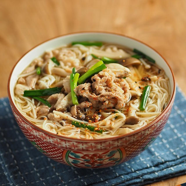 きのこ豚にゅうめん、クリンスイ、だしを美味しくする水