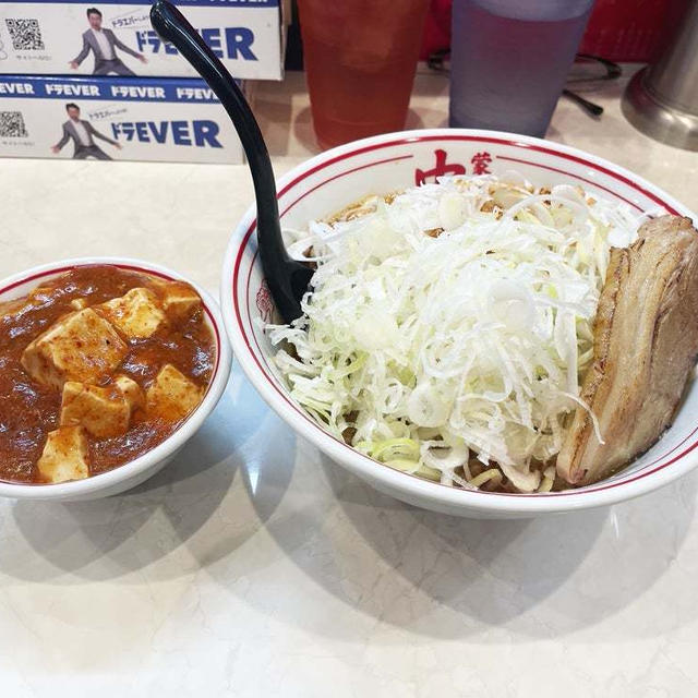 MUSASHIを啜る 〜プチ麻婆丼・背脂・ネギ・野菜大盛・チャーシュー1枚・サウ〜