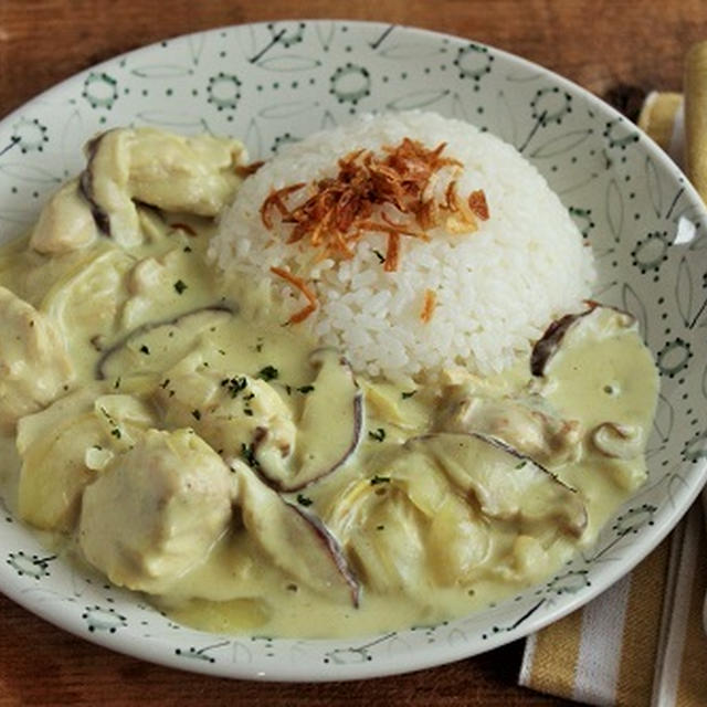 簡単・節約！鶏むね肉とキノコのホワイトカレー