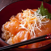 黄身醤油漬けビンチョウマグロ丼♪