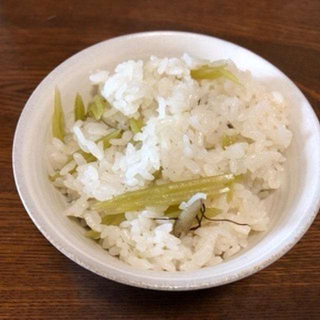 若ごぼうの炊き込みご飯と海鮮丼