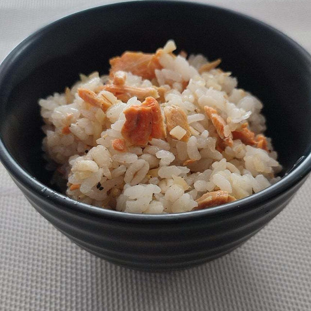 鮭と甘酢生姜の混ぜご飯