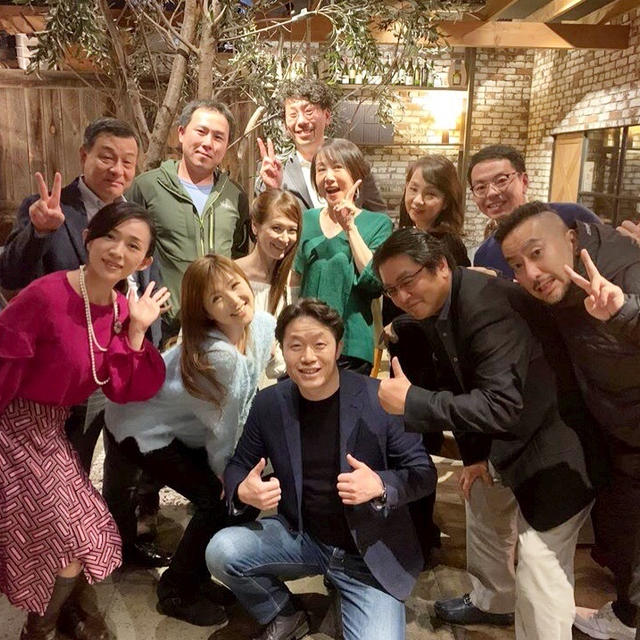 12月最初の忘年会！各界ご活躍の皆さま12人で「銀座 ビストロ バーンヤード」‼️