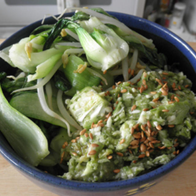 青梗菜の温野菜とアボカドオクラ丼