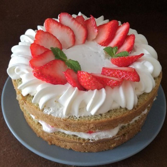 春のショートケーキを考えてみた。