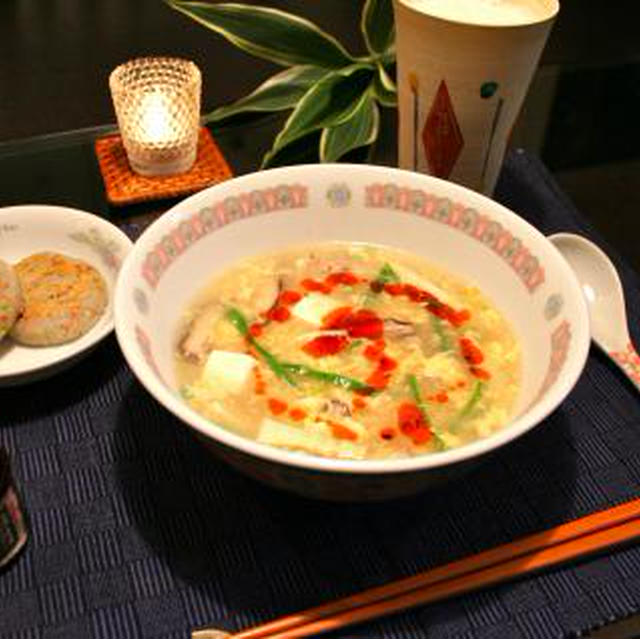 ちょっと癖になる酸辛湯（スーラータン)