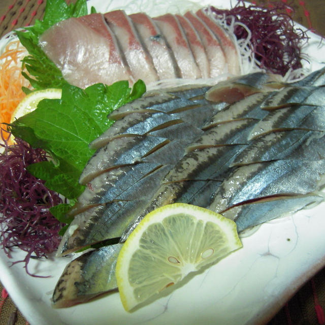 秋刀魚の刺身とブリの刺身
