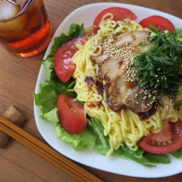 業務スーパーでお世話になる煮豚＆こんにゃく中華麺♪