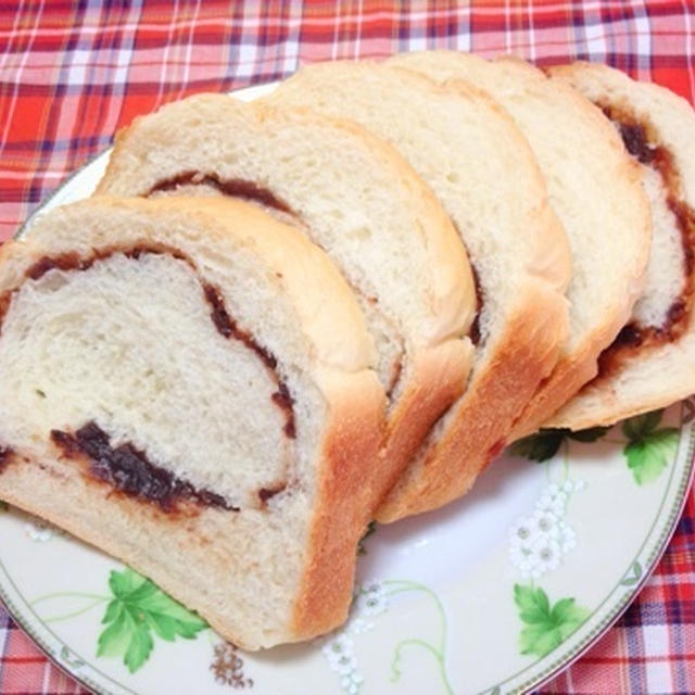 餡子くるくるロール と ざくろ