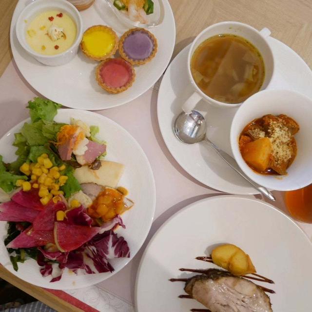 宝塚ホテル・アンサンブルのバイキング、昨日の昼ごはん#私のごはん