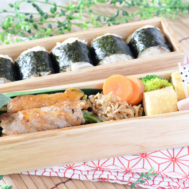 ピーマンの肉巻きと炊き込みご飯おにぎりのお弁当＊＊