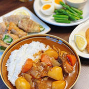 やっぱりカレー最強説♪ごろっと牛肉カレーと、2トーン髪のリセットは6時間美容室コース！
