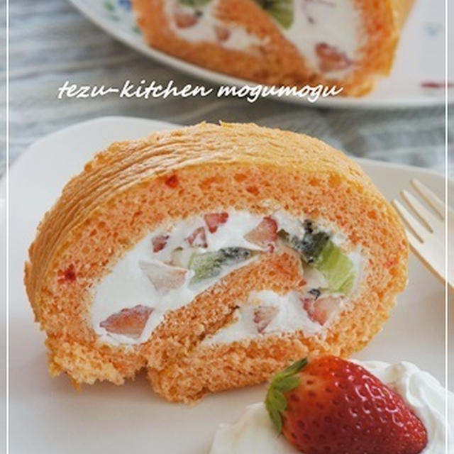 [展示¥850]苺とキウイのロールケーキ(フェルトケーキ)フェルトままごとフェルトケーキ