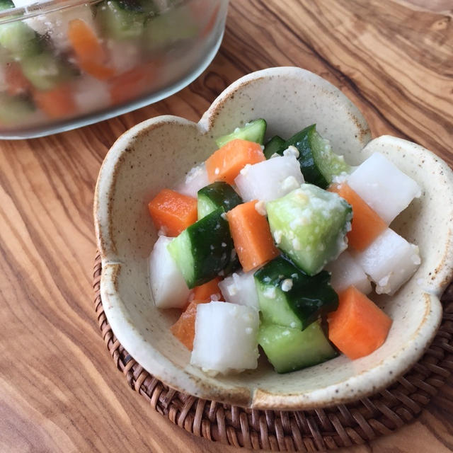 北海道玄米糀 で キューブ野菜の簡単浅漬け♪