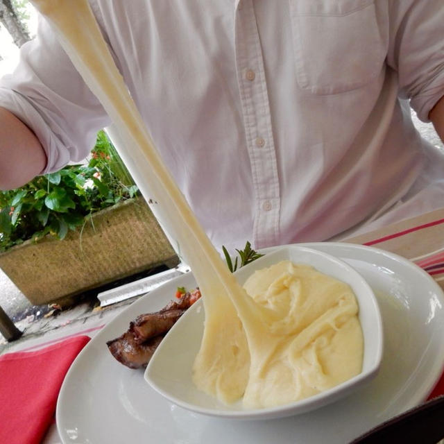 Aligot de l’Aubrac,   Cheesy Aligot,  オーブラック名物アリゴ