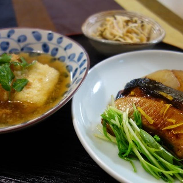 豆腐の揚げだし／秘伝のタレで