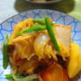 「絹揚げと新玉葱と新じゃが芋の煮物～肉じゃが風～」