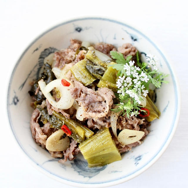 ベトナム料理【高菜と牛肉の炒め物】ボー・サオ・ズア・チュア