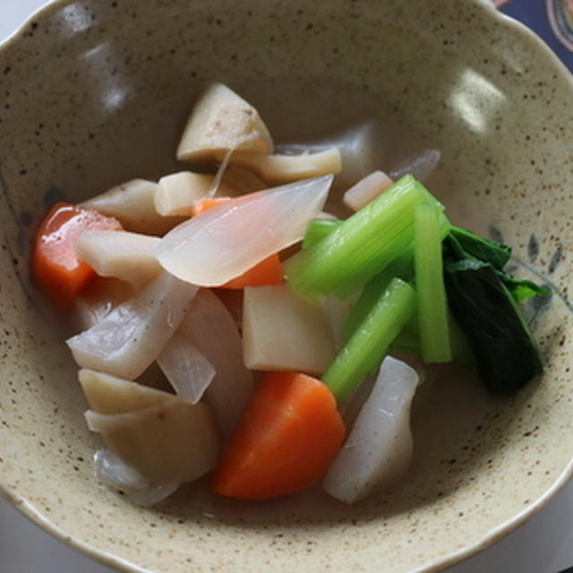 新玉ねぎと根菜類の煮物★★★