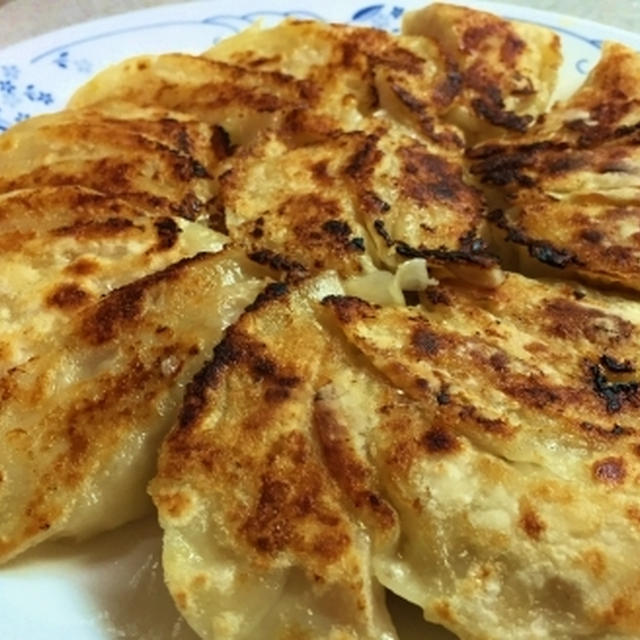 豚肉を細かくたたいて餃子＆ホタテサラダ♪