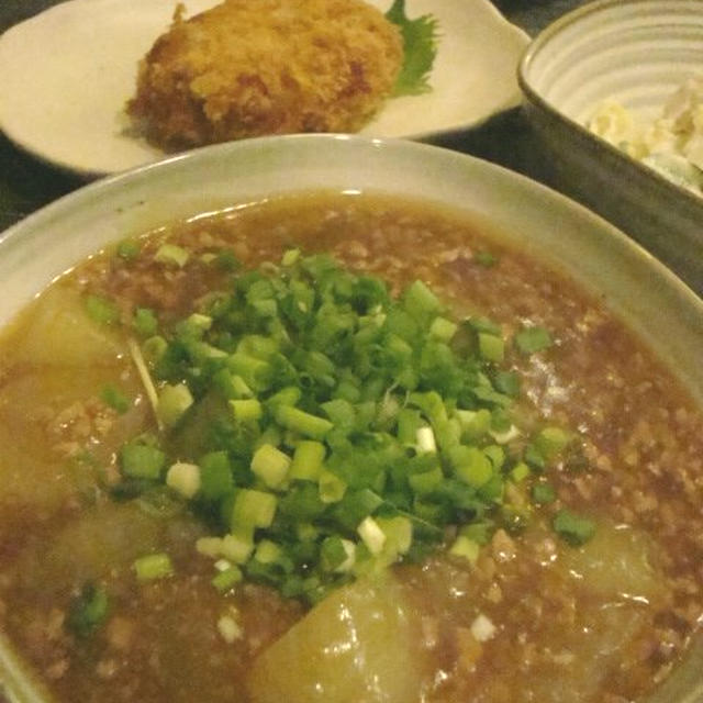 大根のそぼろ煮＆ポテト・サラダ♪　　手抜きな　休日♪　