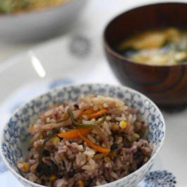 切り干し大根と雑穀の炊き込みご飯