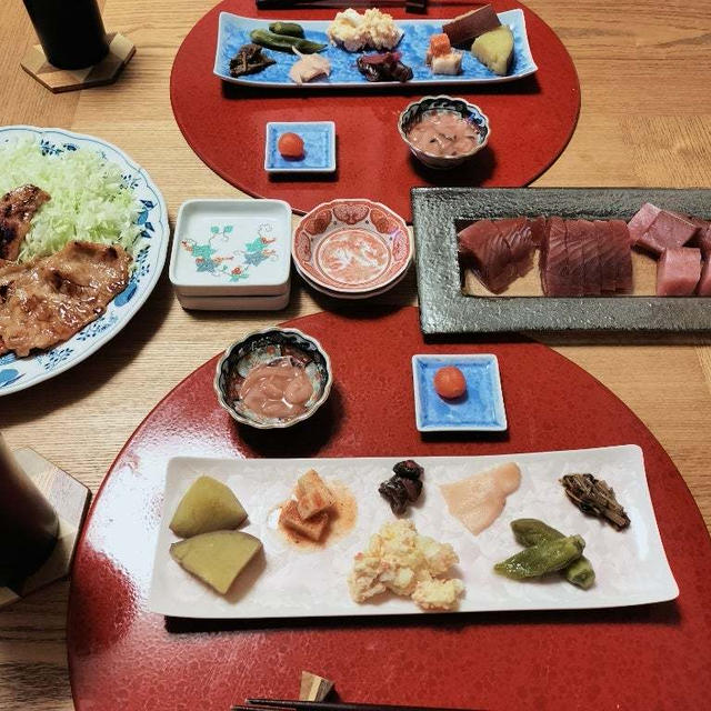 ダンナごはん！豚味噌漬焼き、お刺身、小鉢9品で晩酌