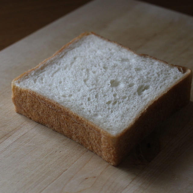 コロッケと食パン