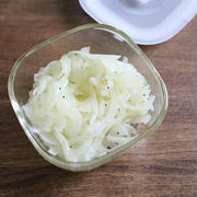 おもな食材はたった1つ！「新玉ねぎ」で作る作り置きおかず「玉ねぎサラダ」
