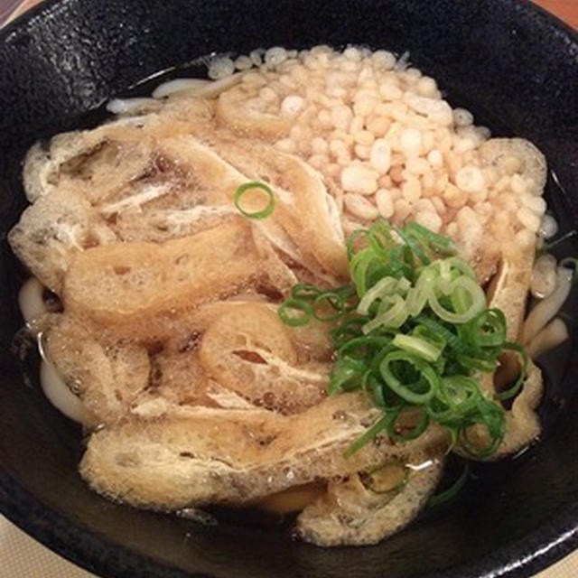 大阪駅構内の「しおつる」できざみうどん