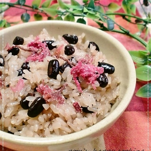 桜赤飯とフルーツサンド