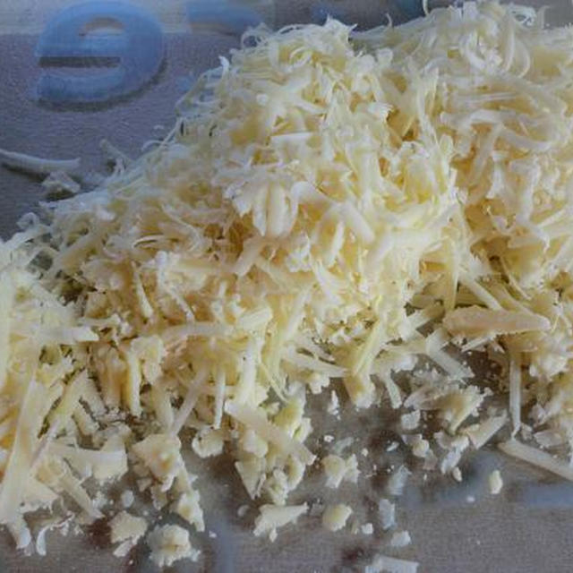 チェッダーチーズの冷凍保存方法　冷凍チーズでかぼちゃサラダ