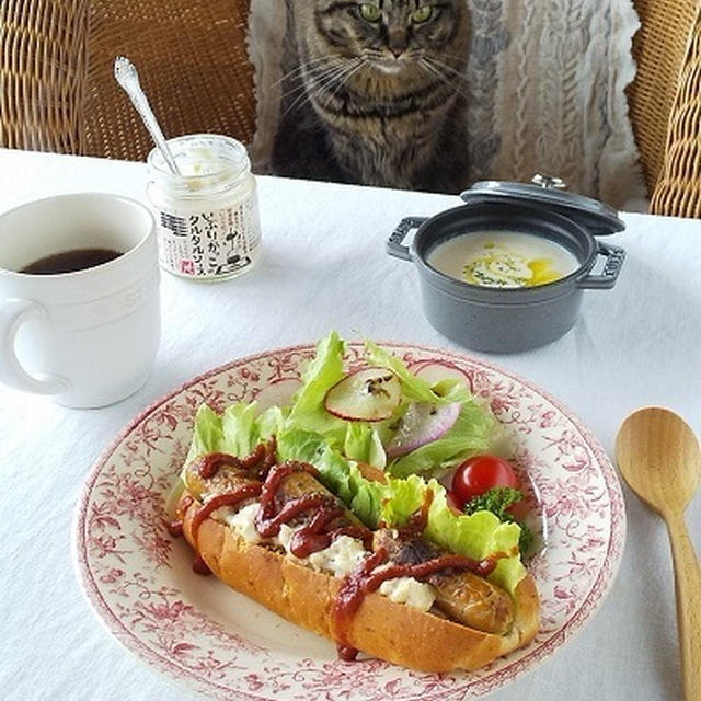 ホットドッグと大根スープ ＆ 庭のレモン