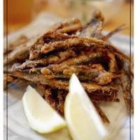 小イワシのカリカリ揚げ
