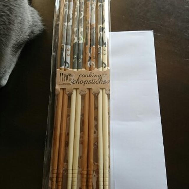 新しい猫柄の菜箸を300均で...