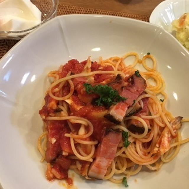 ベーコンとマイタケのパスタと竹の子の山椒入りすき焼き