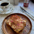 たまには甘〜い朝食！カマンベールとりんごのシナモンシュガートースト