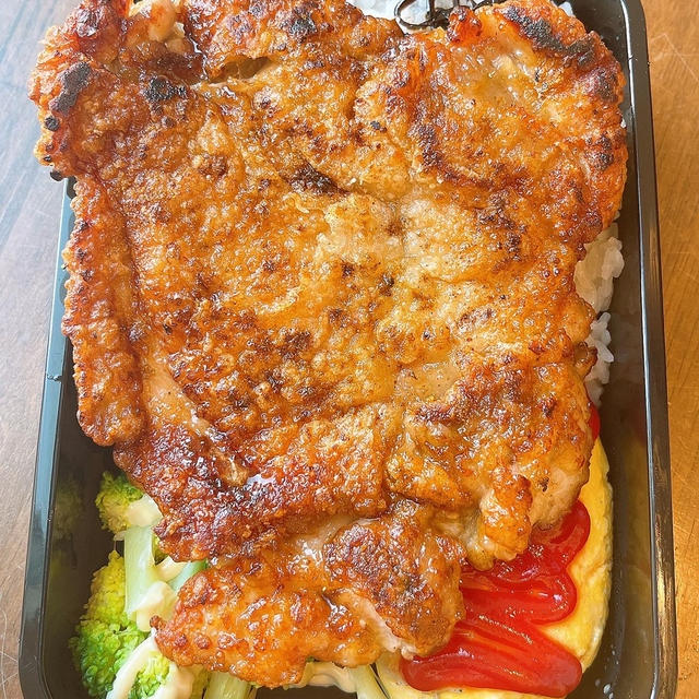 台湾唐揚げ！ダージーパイ弁当です！！