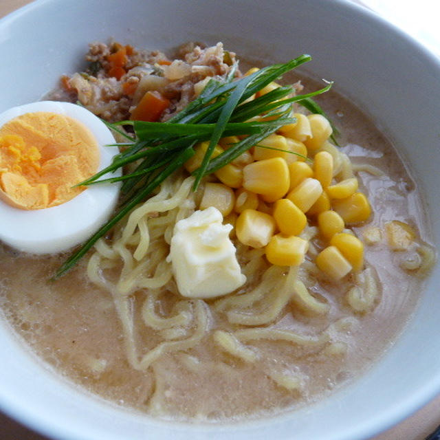 常備菜：：野菜たっぷり肉味噌　ＯＮ　味噌ラーメン