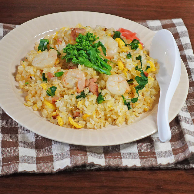 パラパラ！しっとり  海老と菜の花 焼豚の卵炒飯