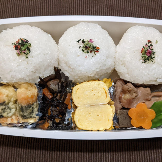 今日のお弁当　第1744号　〜鶏こんにゃく〜