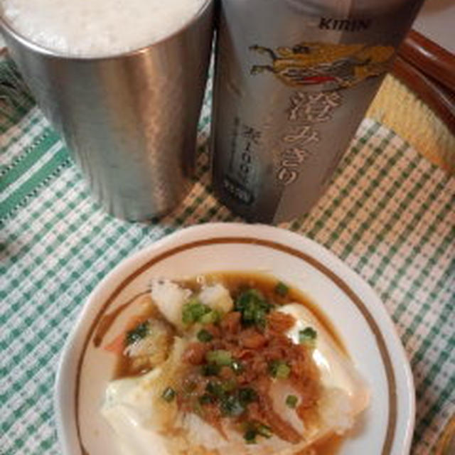 梅と大根おろしの温豆腐で晩酌