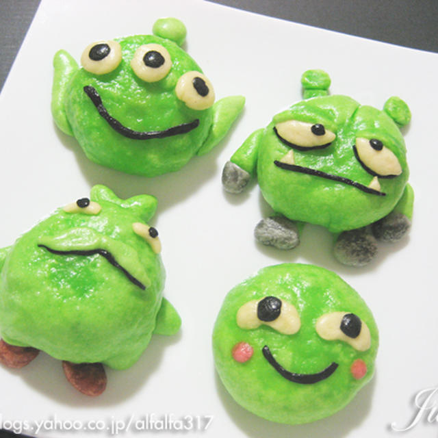 緑のキャラクター肉まんたち By Junkoさん レシピブログ 料理ブログのレシピ満載